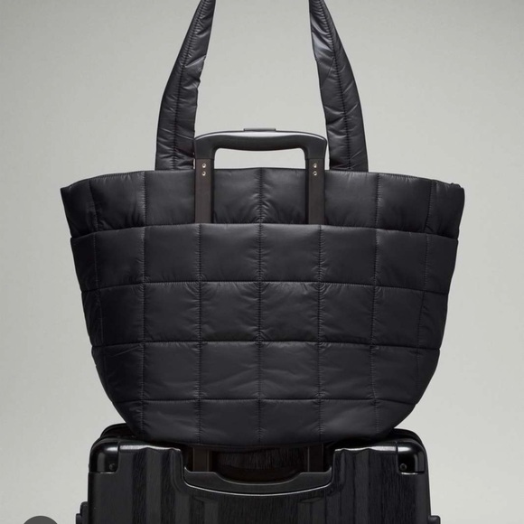 Lululemon Quilted Grid Tote 26L - Picture 3 of 7